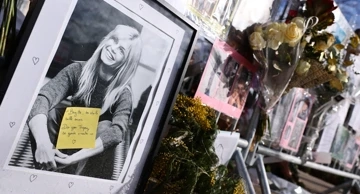 Obožavatelji glumice odaju počast uoči pogreba u Saint-Tropezu